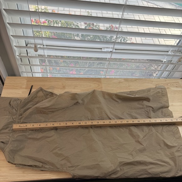 Nike Tech Hypermesh Sleeveless Windbreaker Vest Women's Khaki Nylon Lined - XS - Picture 14 of 14